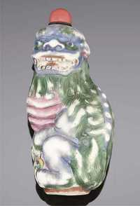 1796-1850 A famille rose porcelain snuff bottle in the form of a Buddhistic lion